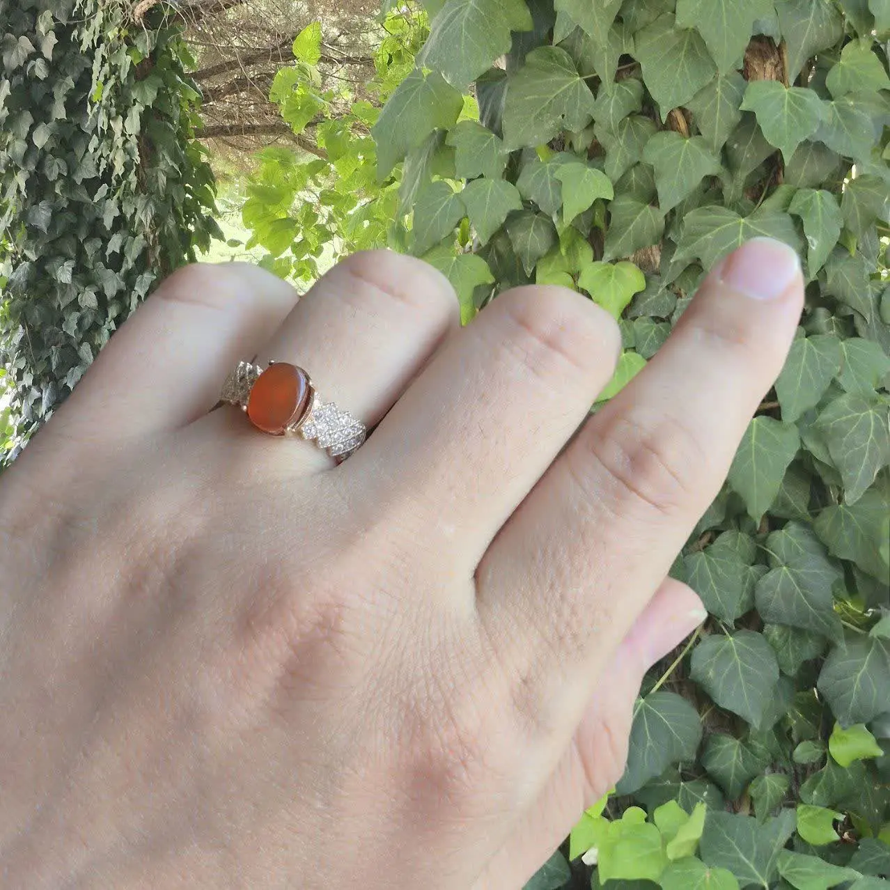 انگشتر مدل پرنس با نگین عقی...