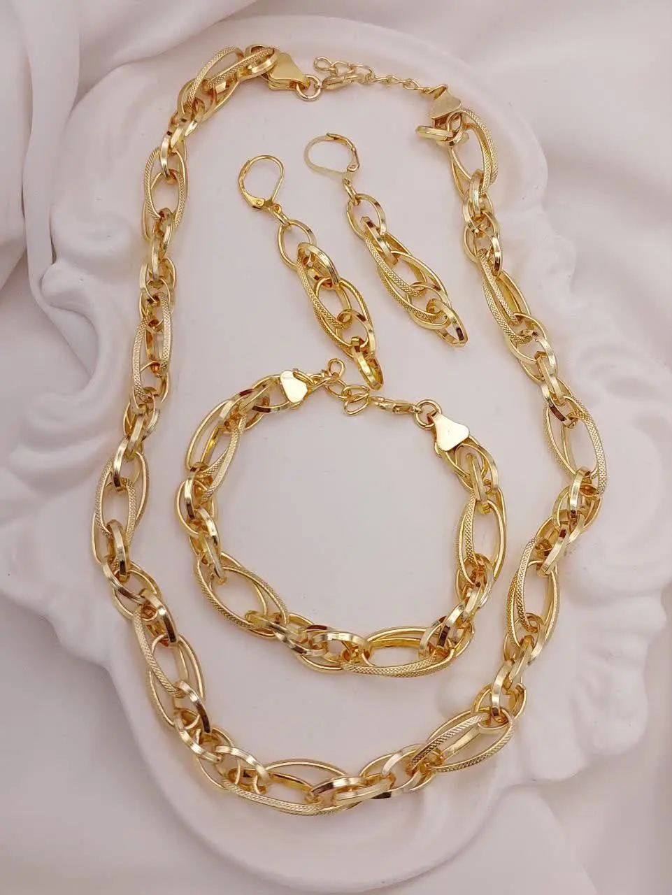 #سرویس حلقه‌ای طرح طلا جدید😍
