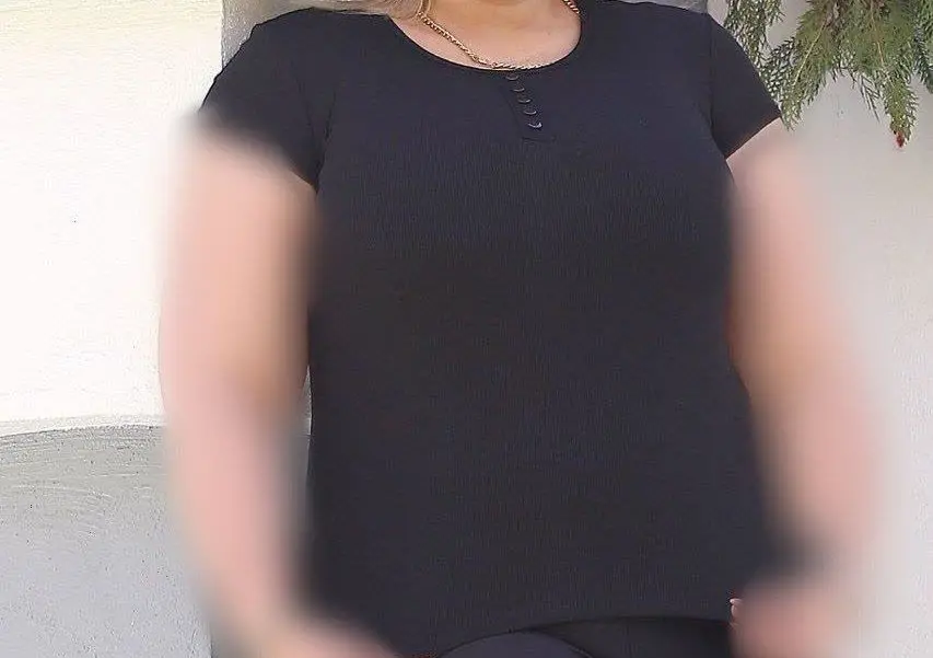 تیشرت قاپکدار ۴ دکمه