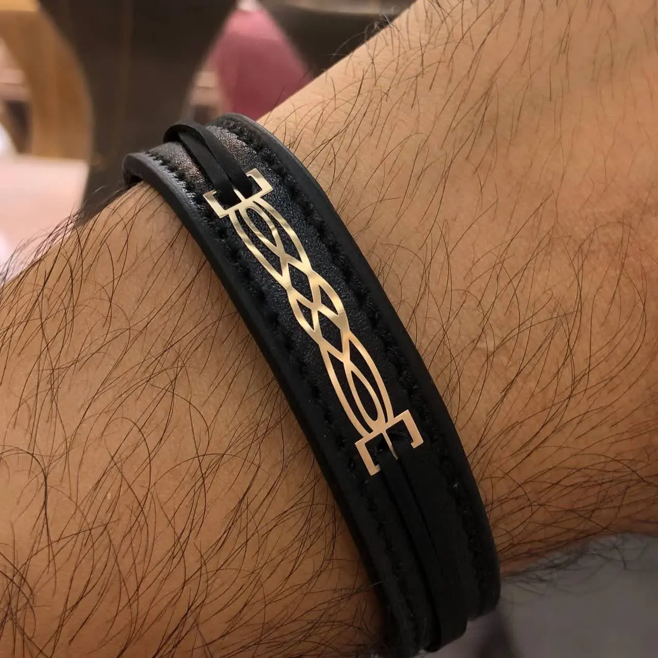 دستبند چرم مدل مردانه👔
