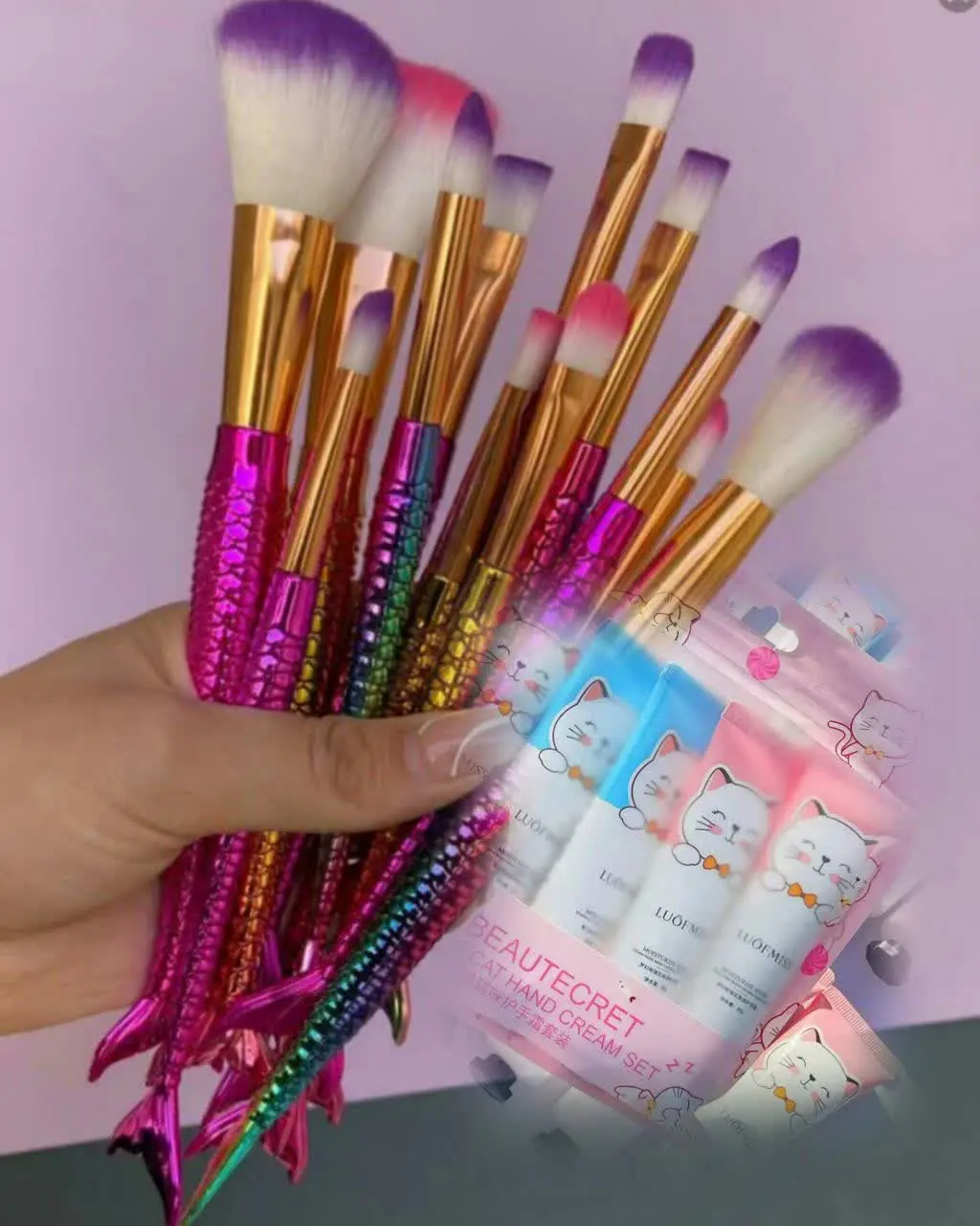 ❌هنوزم داری دنبال لوازم آرایشی که تو اینستا و مغازه‌ها دیدی می‌گردی؟؟؟ 
