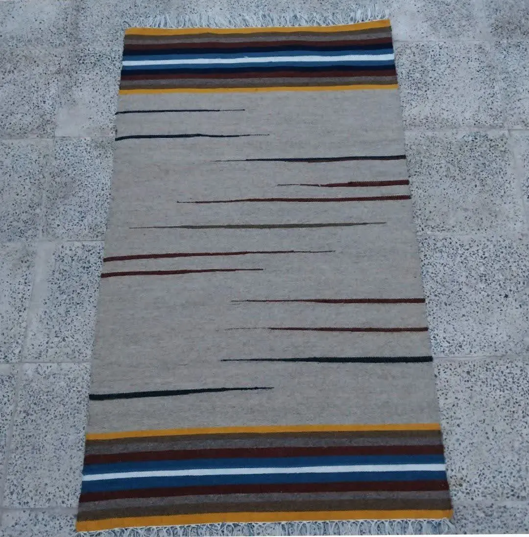 گلیم پشمی دستبافت کد ۷۲۳۲
