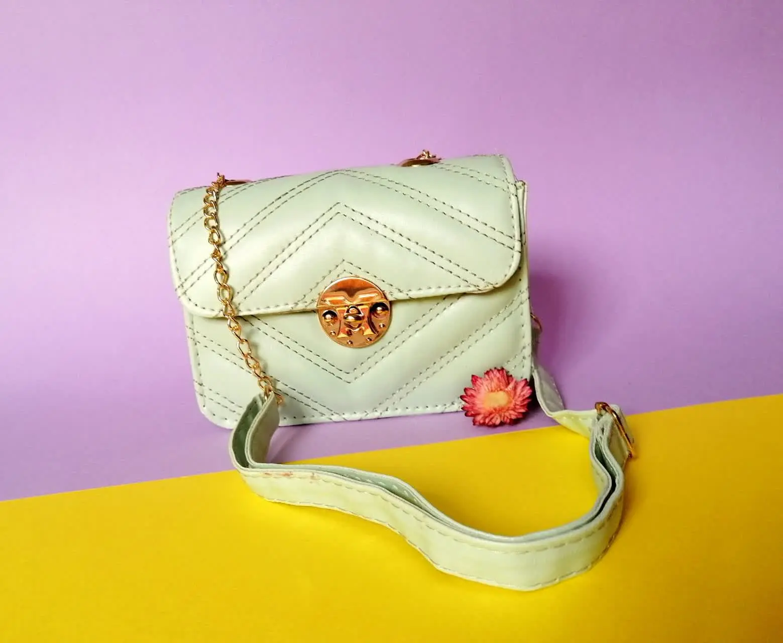 کیف گلدوزی لوزی
