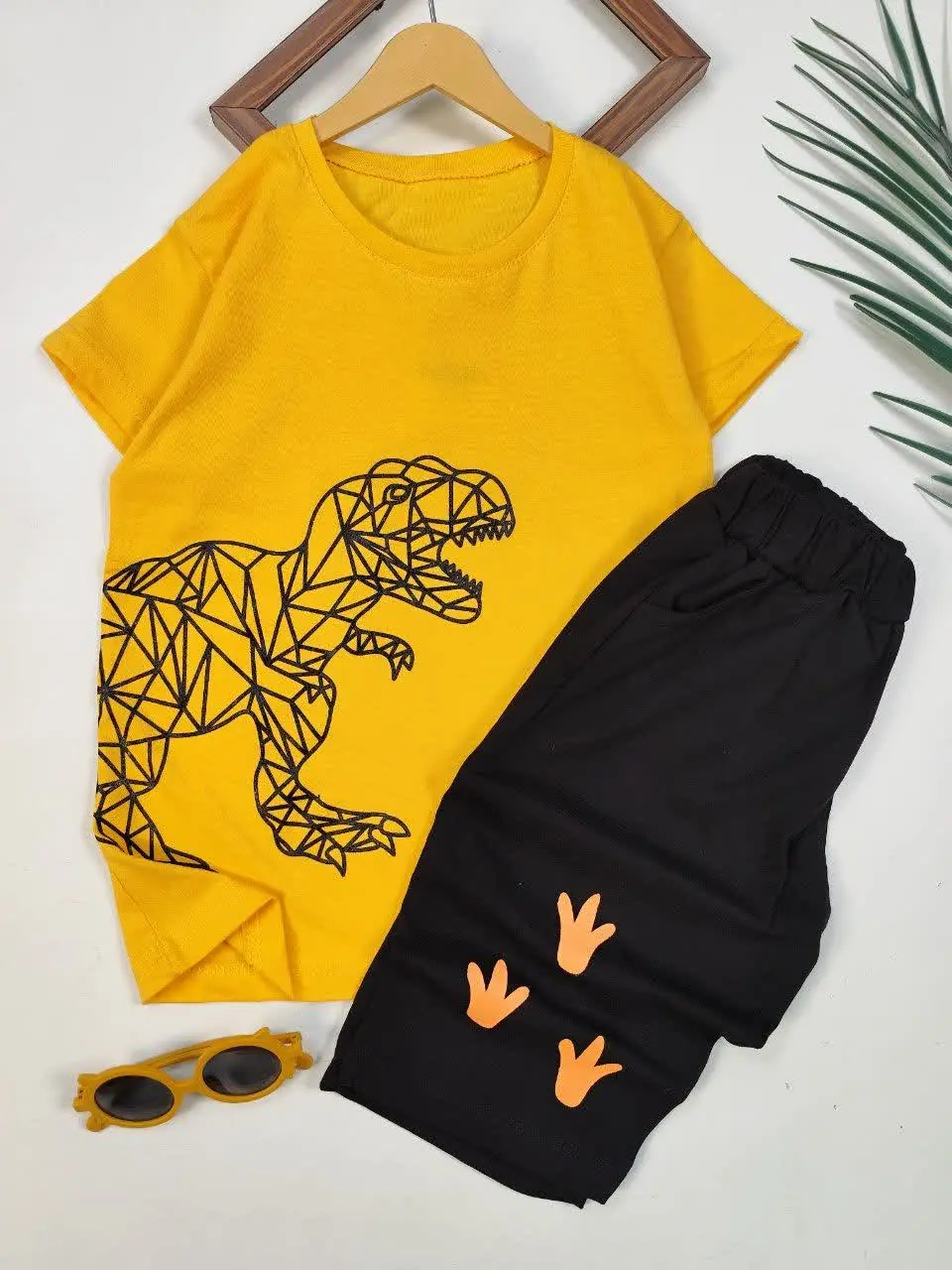 تیشرت شلوار دایناسور هندسی 
