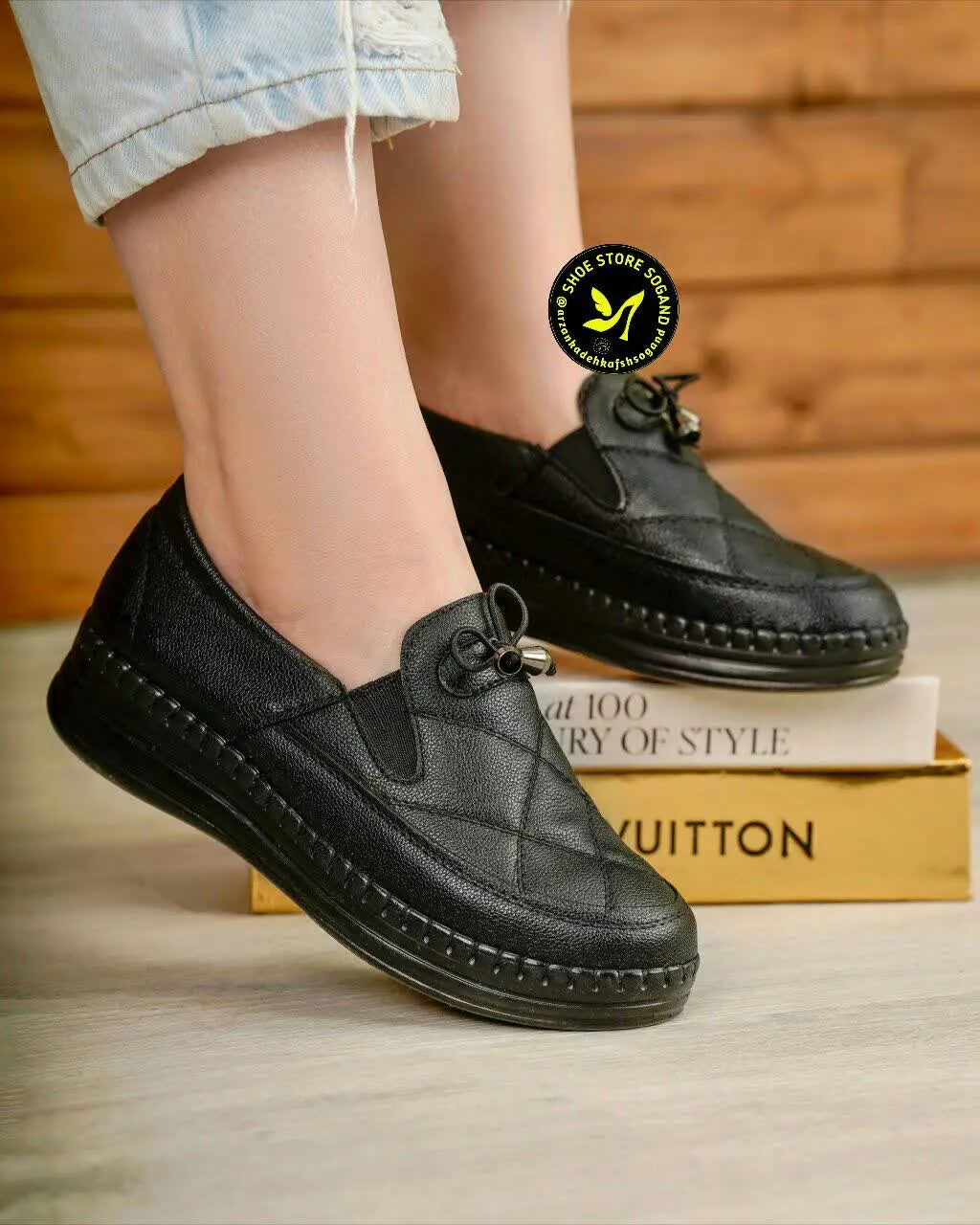 🌈 رنگبندی: مشکی. کرم