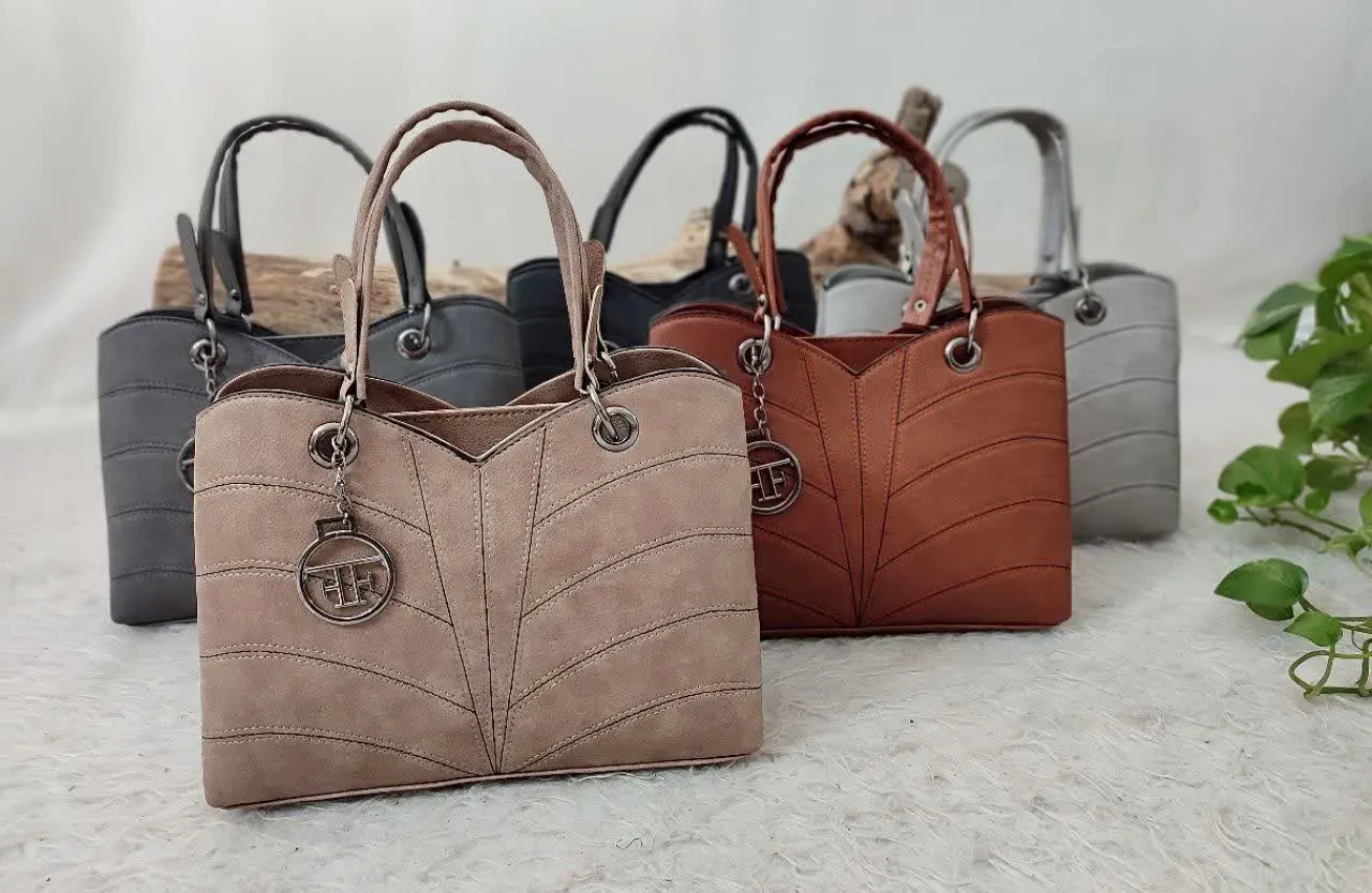 کیف زنانه مجلسی مدل فندی😍
