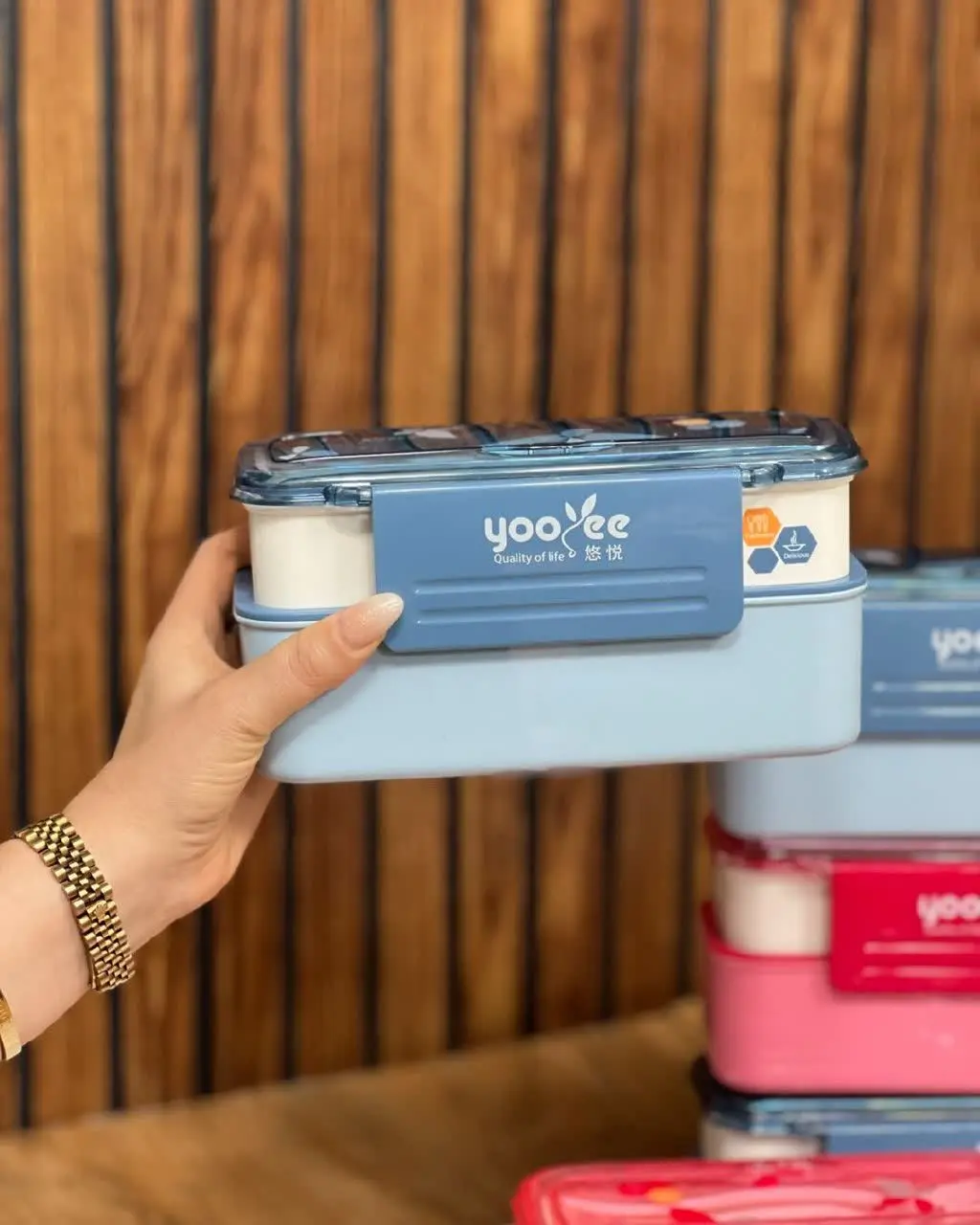 لانچ باکس دو طبقه جادار 
