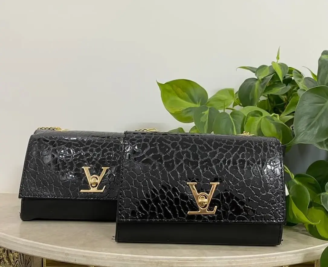 #کیف_پاسپورتی_ورنی
