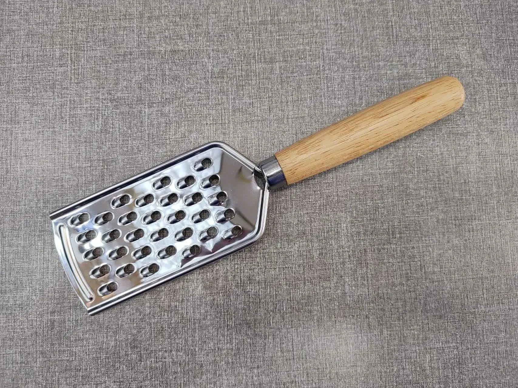 📦 نام کالا: رنده درشت دسته چوبی 
