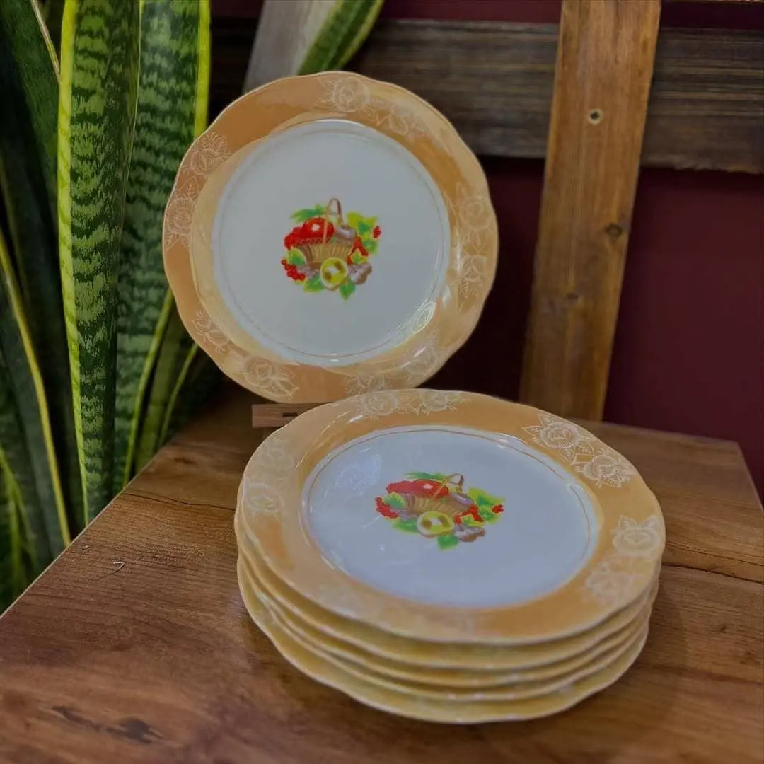 یک دست پیش دستی گل میوه