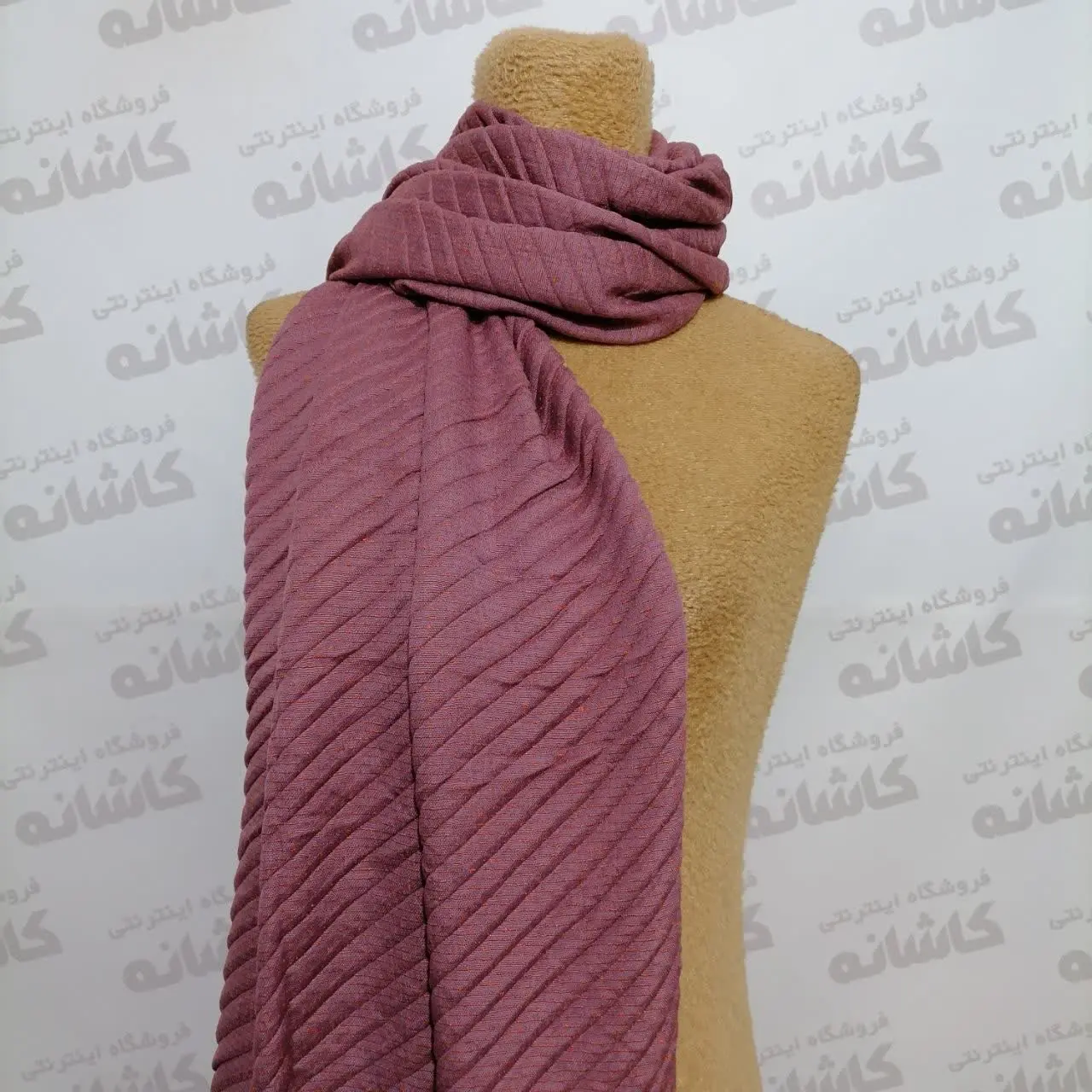 شال نخی پلیسه بسیار نرم برفکی 
