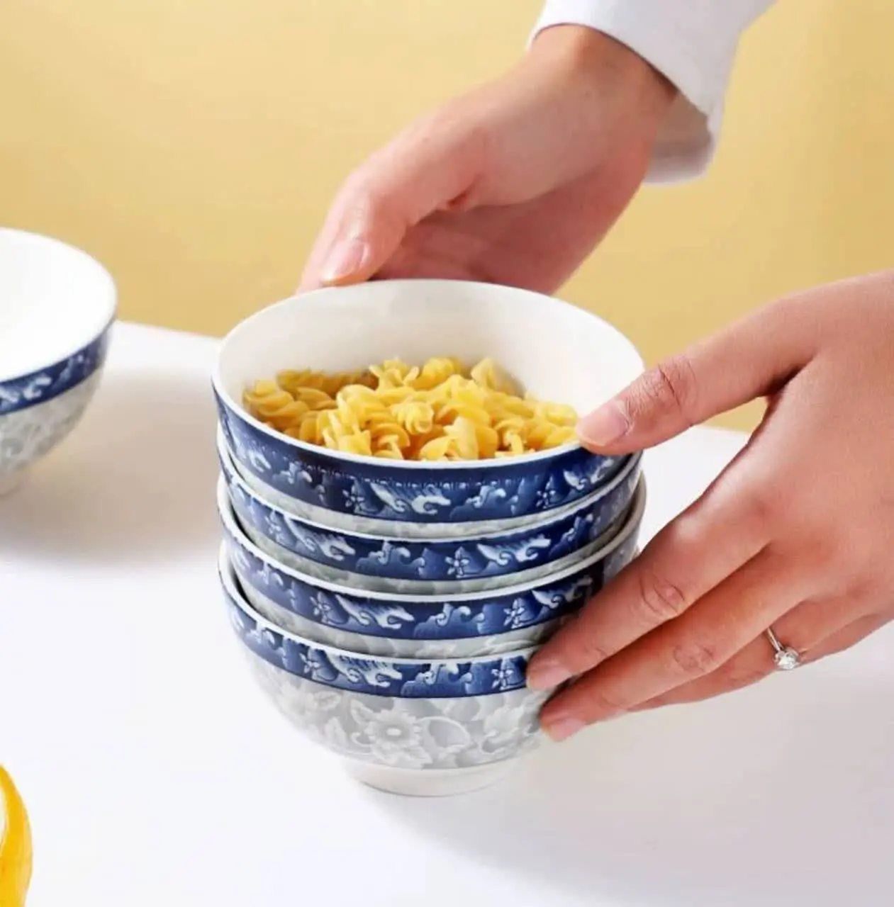 پیاله لبه آبی 
