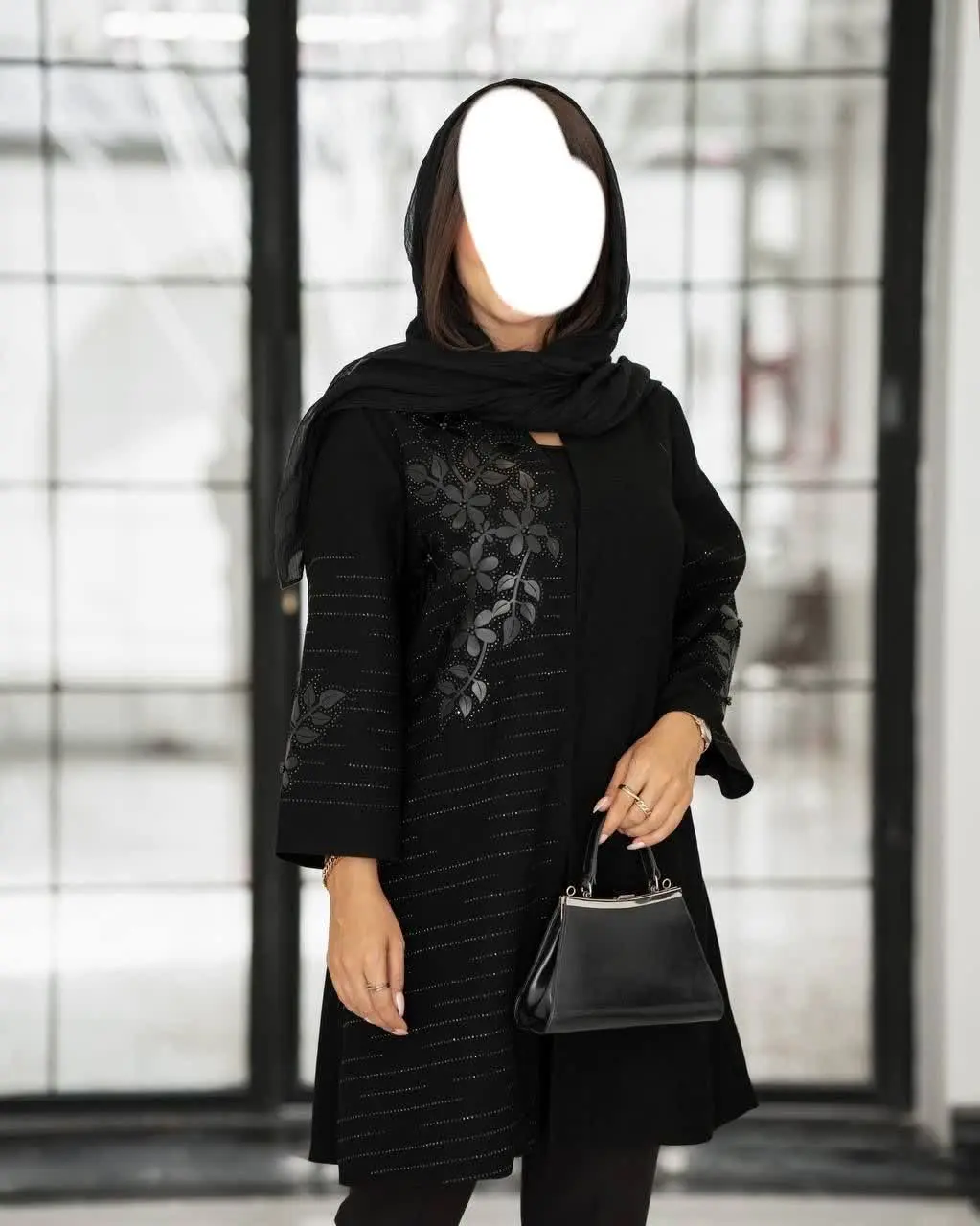 👚 نام: مانتو ستیا