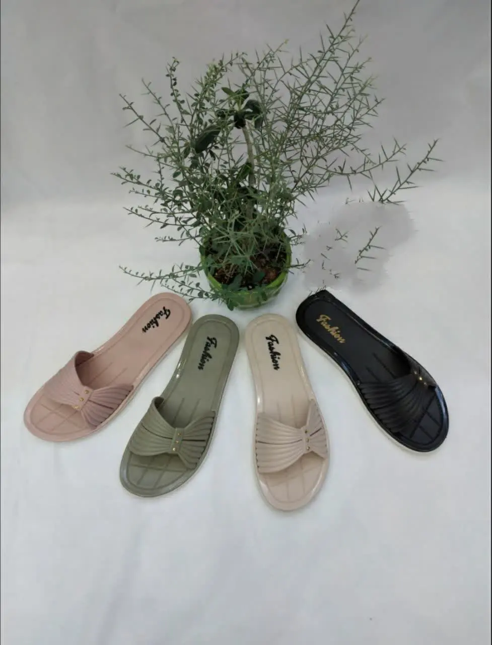 فقط یه جفت سبز سایز ۴۰موجوده