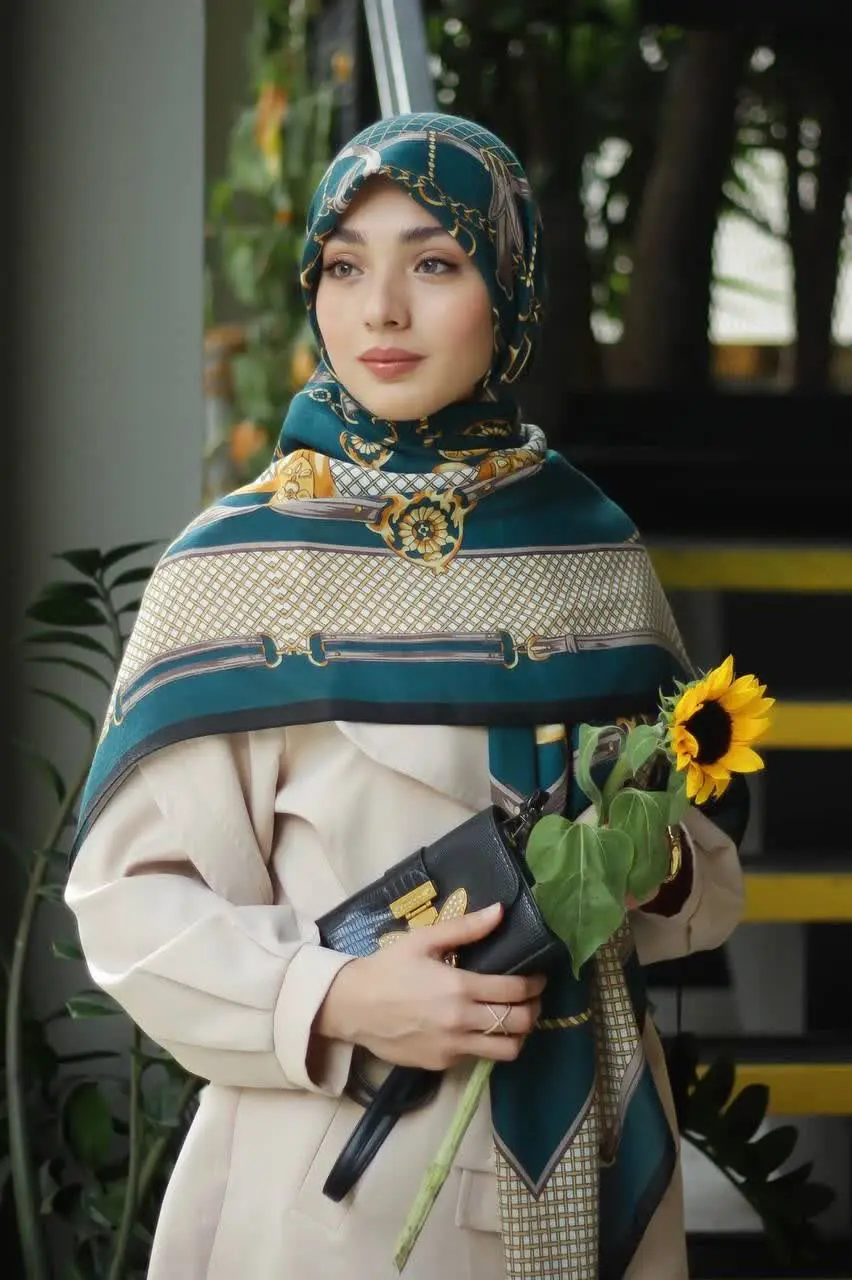 به نظر من #روسری مهمترین نقش رو در ظاهرخانوما داره🧐
