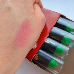 رژ حرارتی جامد معروف به رژ مکه😍
