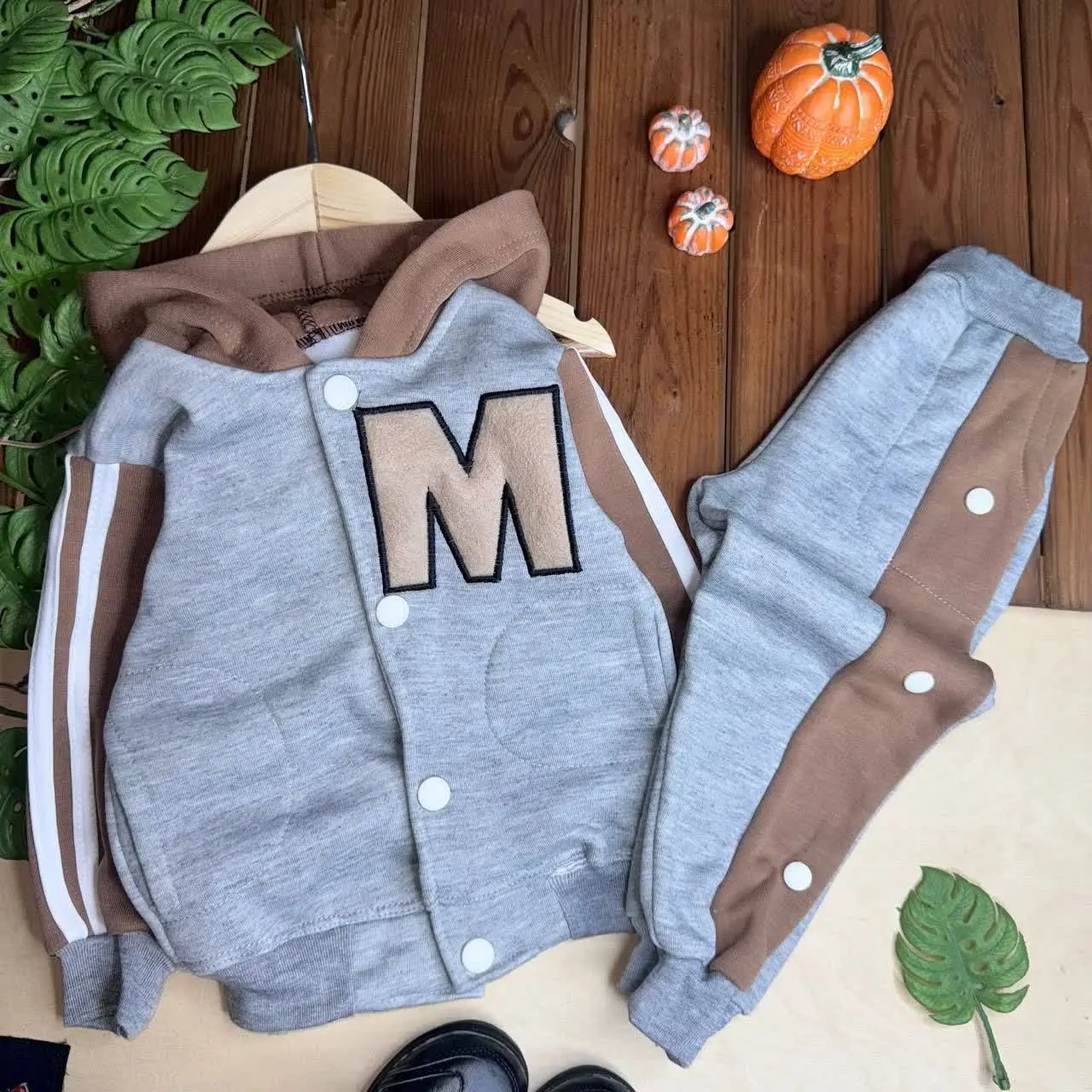 🟢نام محصول: ست سوییشرت شلوار اسپرت کلاهدار M 
