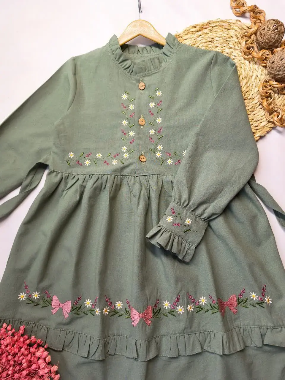 🌱 • زیباترین پیراهن گلدوزی...