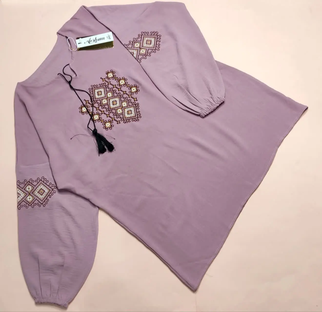 نام کالا: شومیز زنانه قواره بزرگ ابروبادی گلدوزی دار سنتی 
