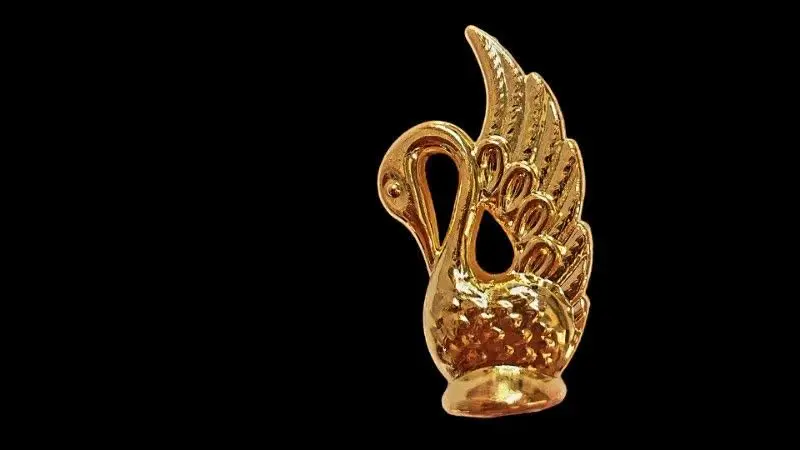 قو طلایی پلاستیکی ۴ عددی
