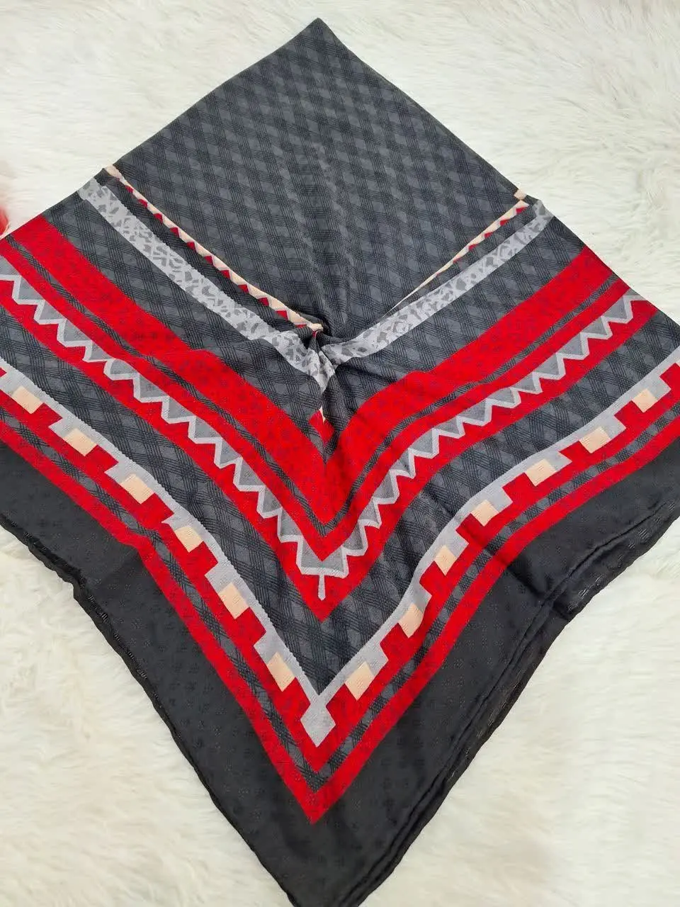 🪴#عنوان: روسری چهارفصل
