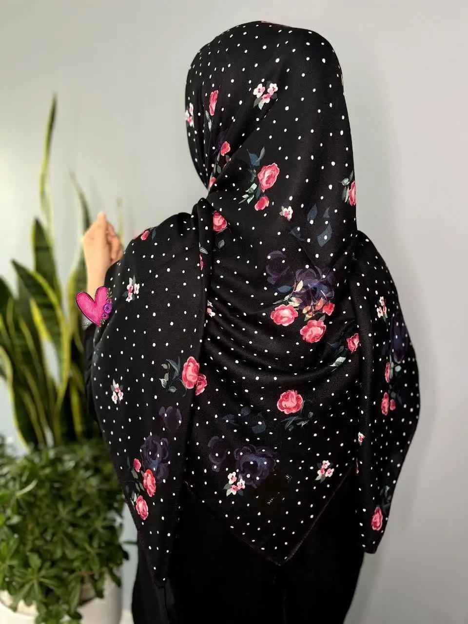 روسری زمینه مشکی گل سرخ 😍
