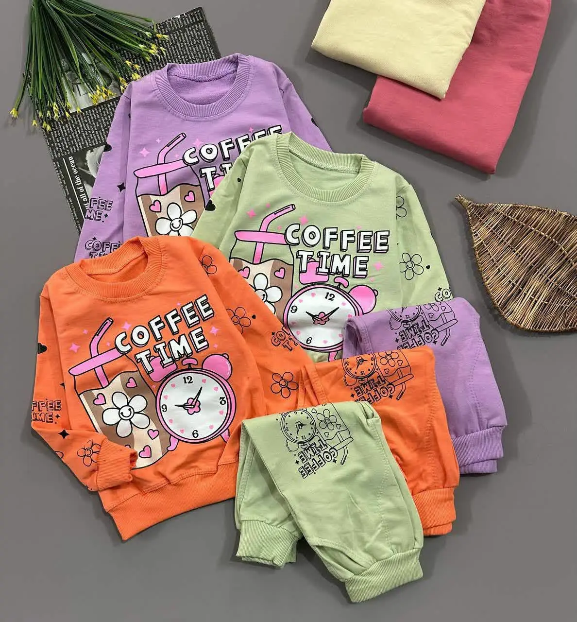 👔بلوز شلوار طرح ساعت دخترانه 👖