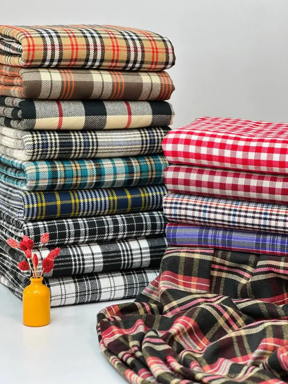 پارچه پشمی چهارخونه سپاهان اردکان یکی از بهترین‌های پیج😍❤️
