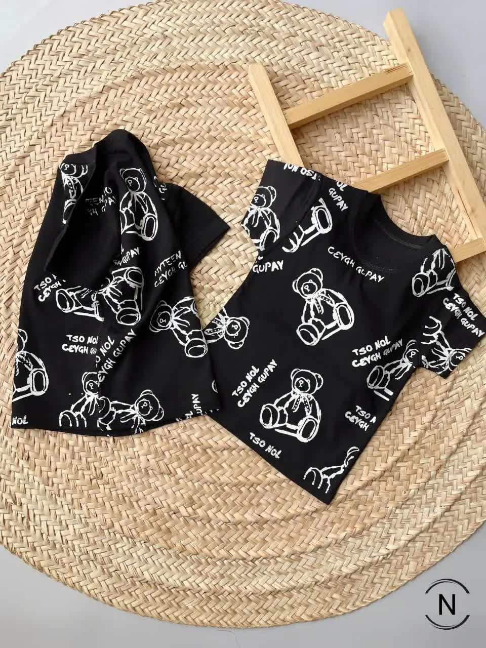 #تیشرت تک مشکی دخترانه چاپ‌ونگین
