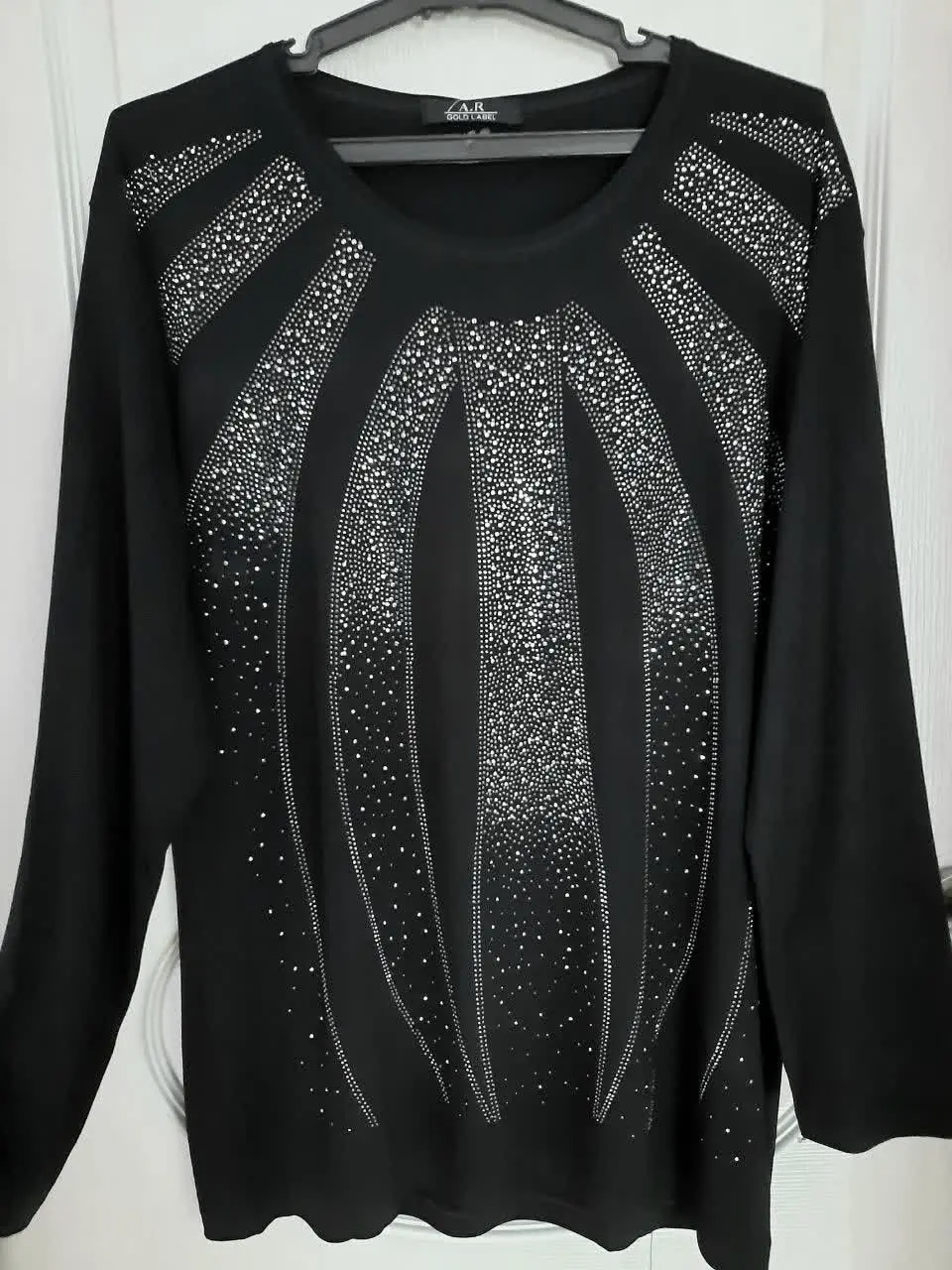 🌼بلوز مشکی مجلسی نگین کار شده
