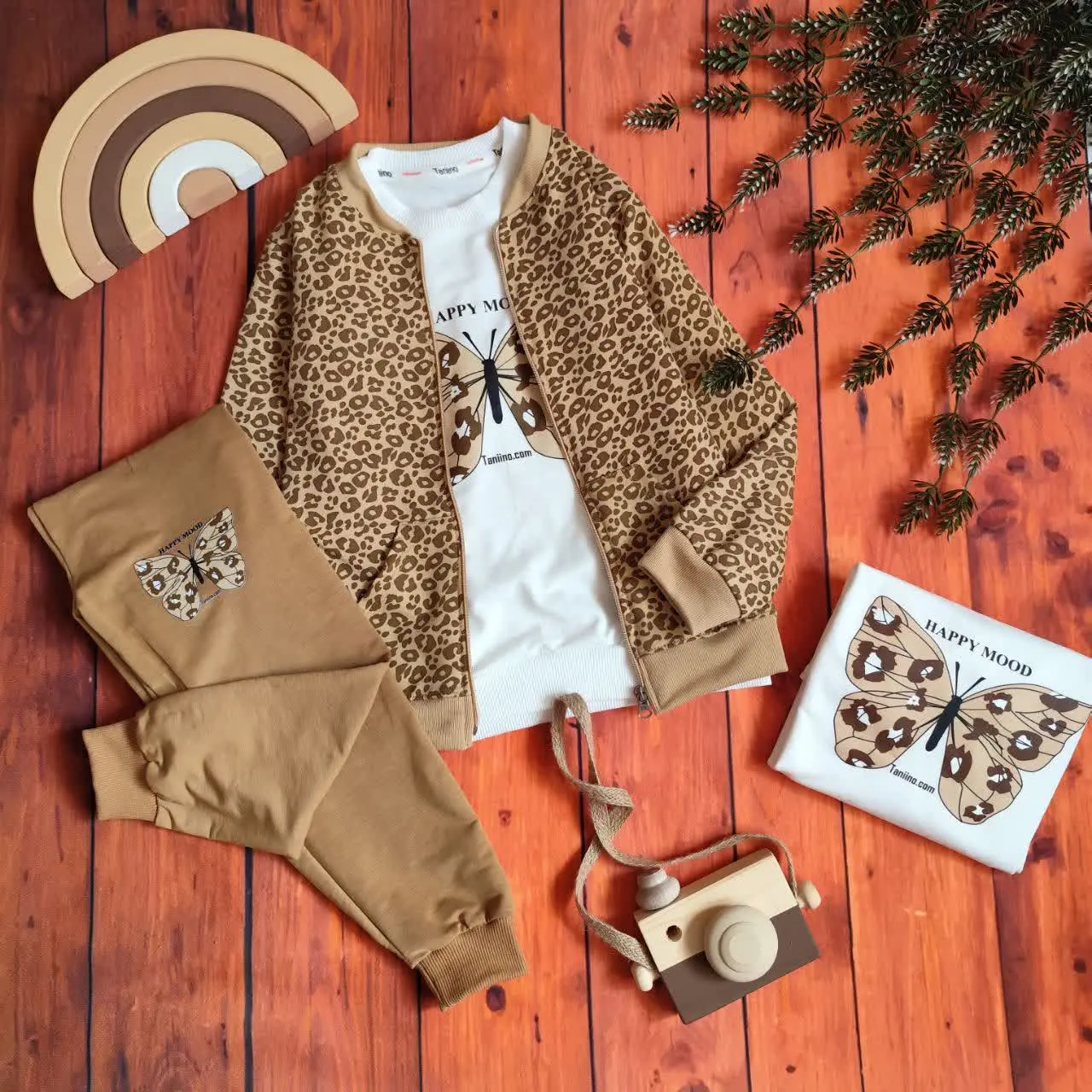 😍ست سه تیکه دخترانه طرح پلن...