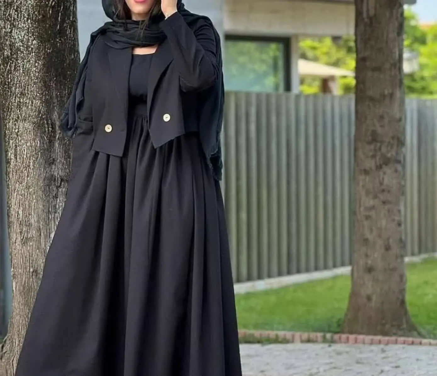  کت سارافون هلما رو ببر هر چقدر خواستی بشور بپوش فقط چون رنگش مشکیه موقع اتوکشی یه پارچه روش بنداز که برق نندازه همینو بس دیگه هیچی نگرانی نداره 
