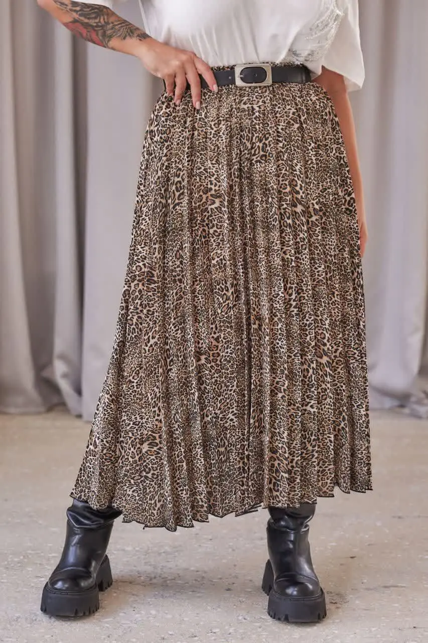 جنس ⬅️حریر کرپ فرانسه، دانتل برجسته، آستر پاناما 
