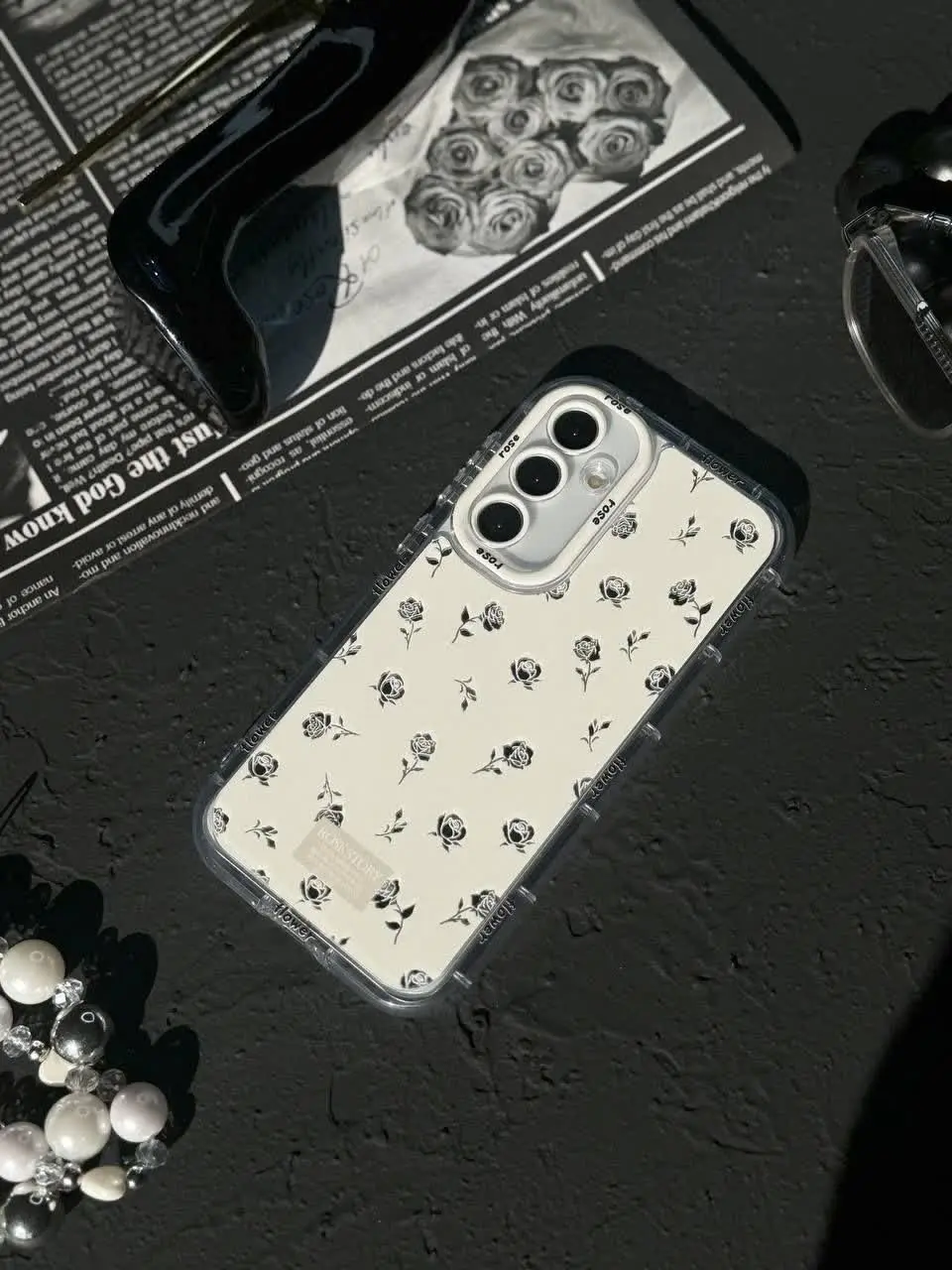 📱مدل قاب: قاب گل رز سفید آینه‌ای فوق العاده زیبا مخصوص انواع #سامسونگ #شیائومی و #آیفون

