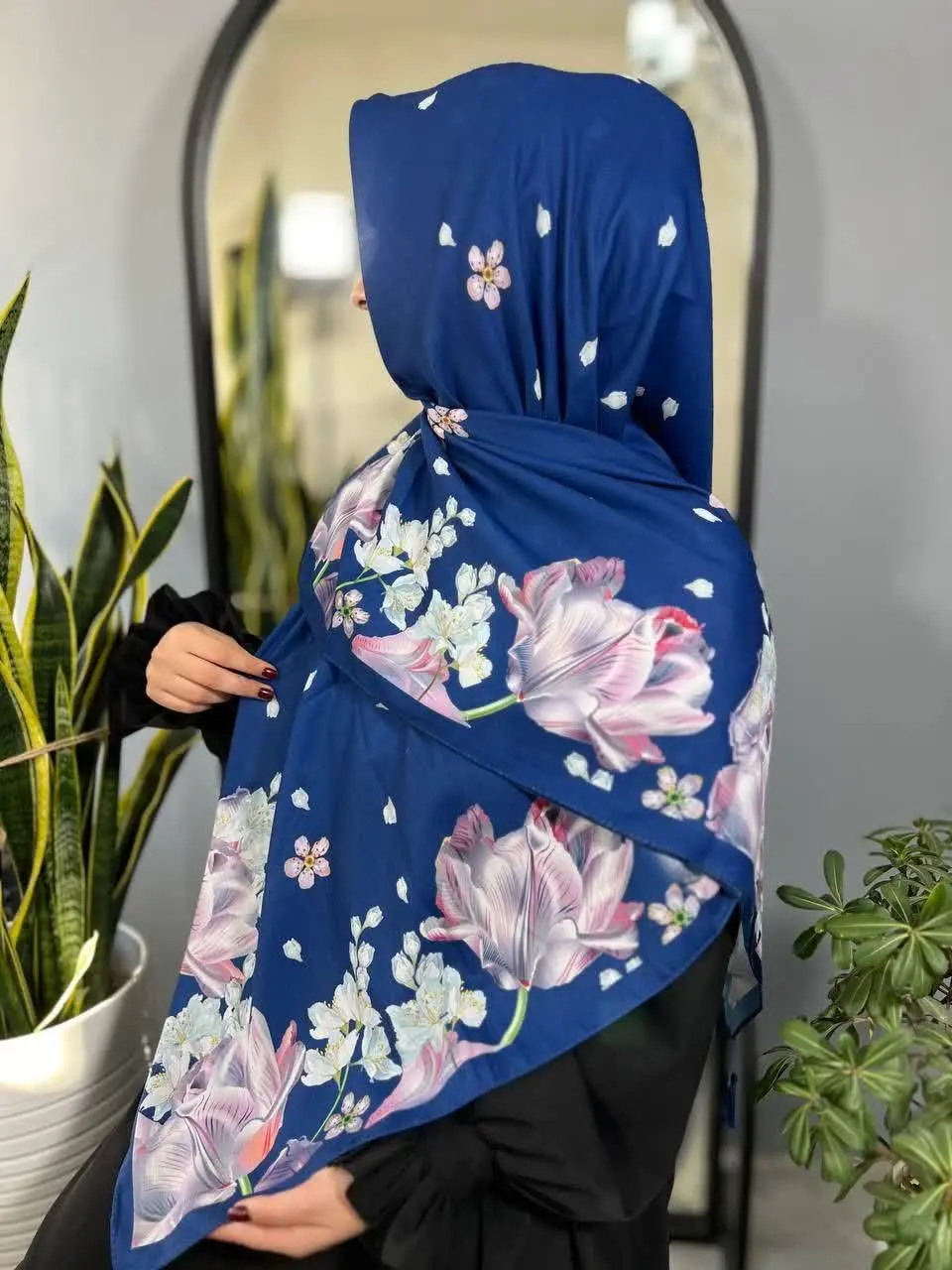 ترکیب رنگ فوق العاده آبی و سفید🌸
