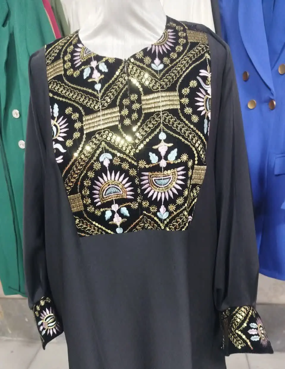 💥 مانتو عبایی جلو و مچ کارشده کد ۴
