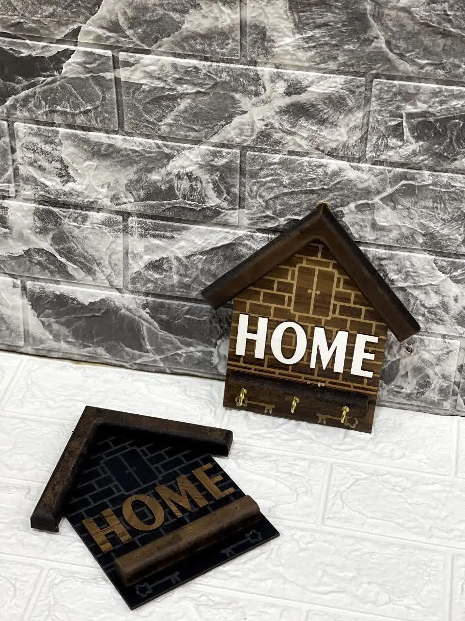 در سه رنگ سفید و قهوه ای و...