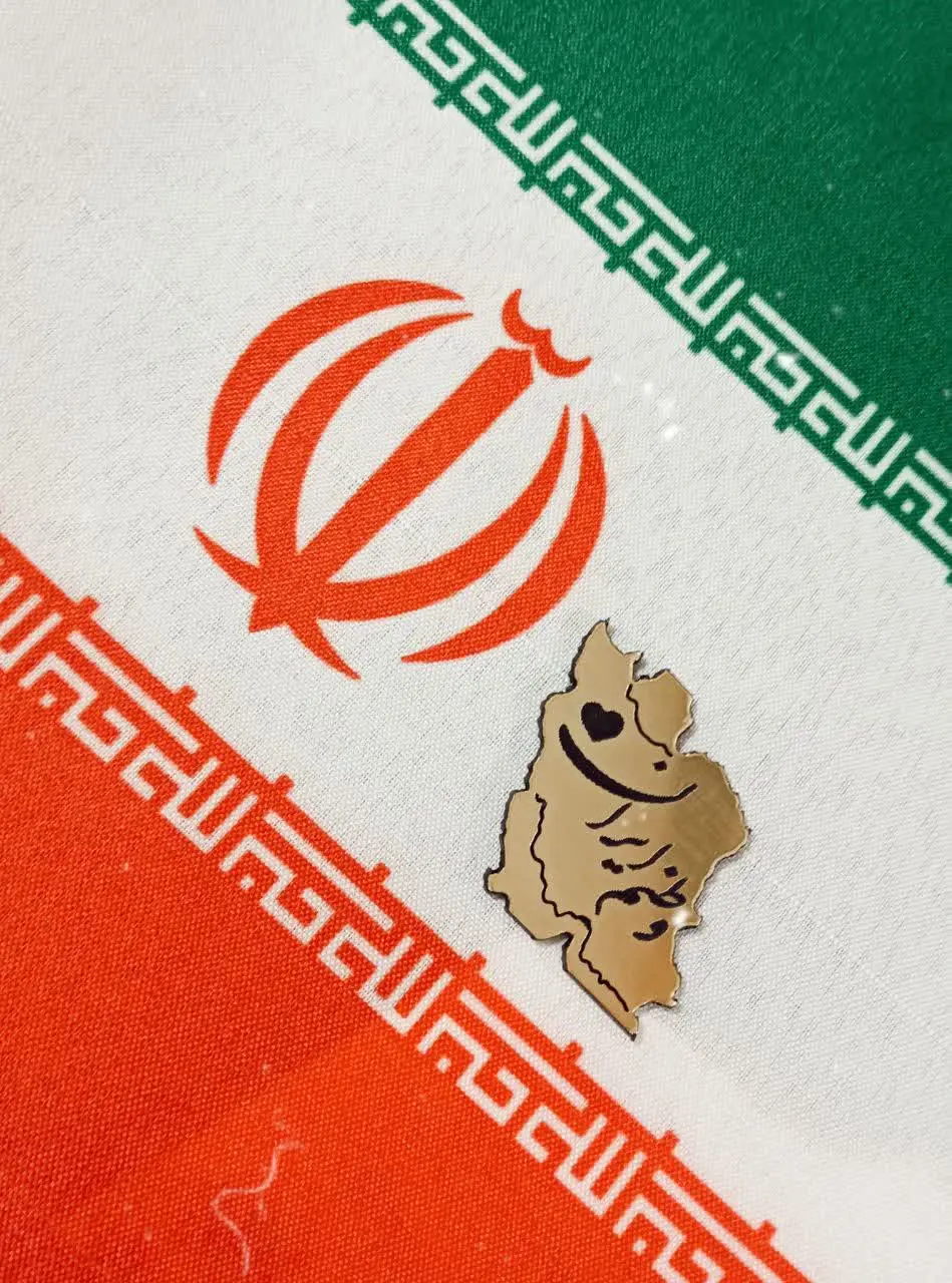 برچسب پشت گوشی طلایی