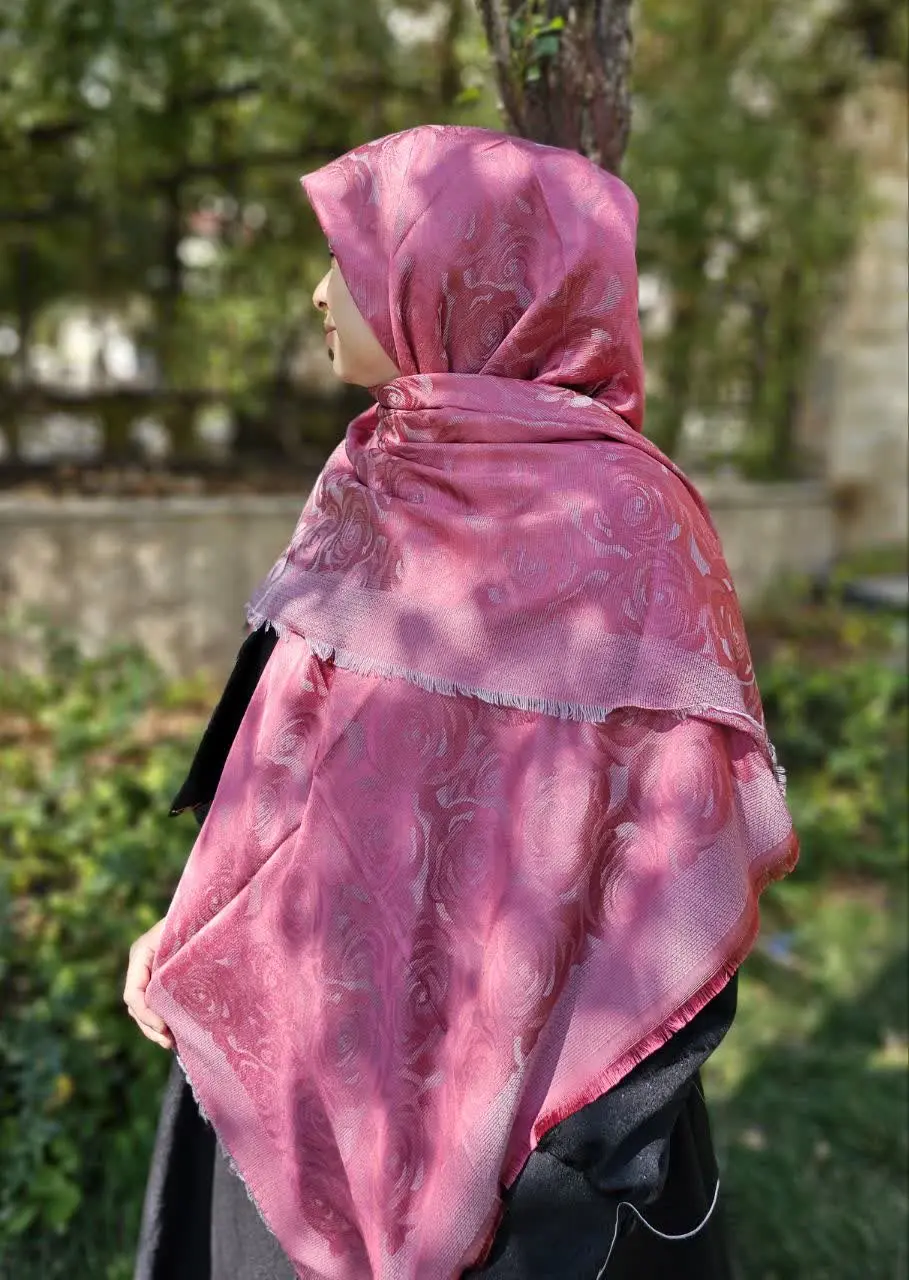 ژاکارد لمه رز