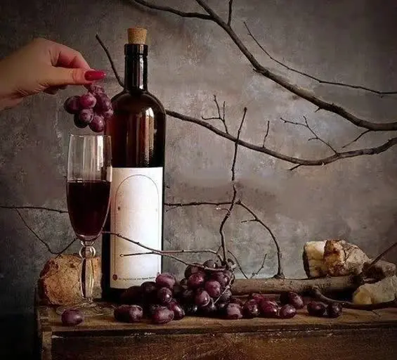 بطری گردن کوتاه قهوه‌ای
