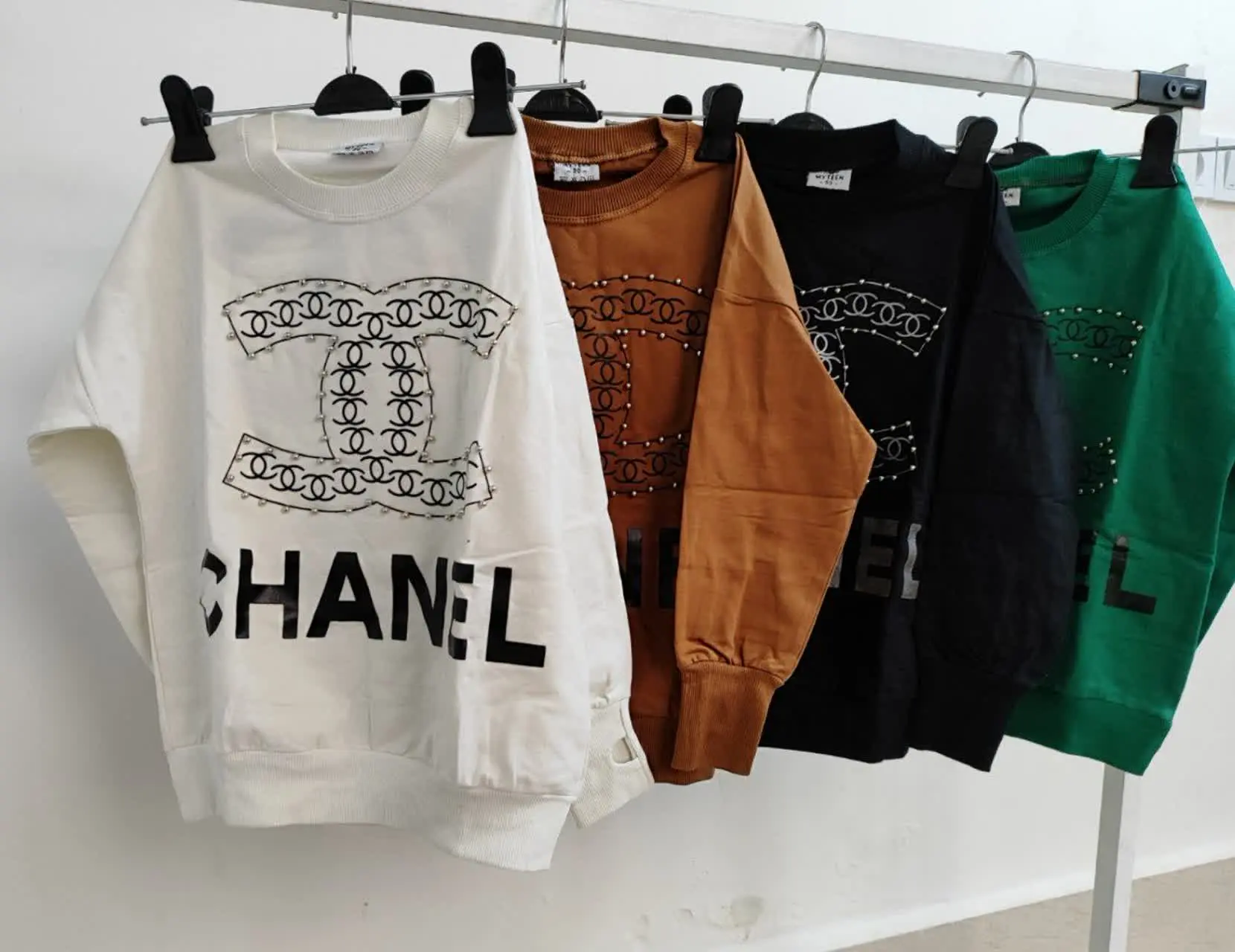 اگه یک بلوز دورس مجلسی لازم دارین 
