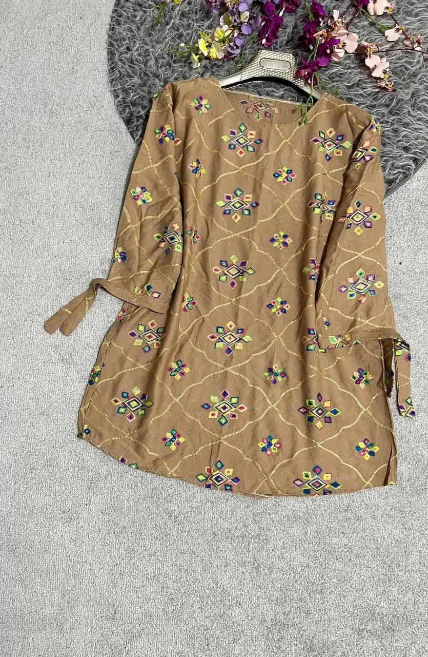 👚 نام: شومیز خامه دوزی
