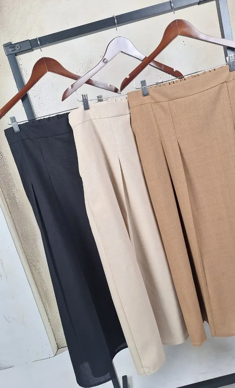  (اینکار ابرفت نداره، چروک نمیشه، بعد از شستشو اصلا نیاز به اتو نداره، رنگ مشکی اینکار کاملا مشکی و به هیچ عنوان بور نیس، عکس و فیلمهای مختلف از تمام زوایای کار گرفته شده، در قسمت جیب دامن د