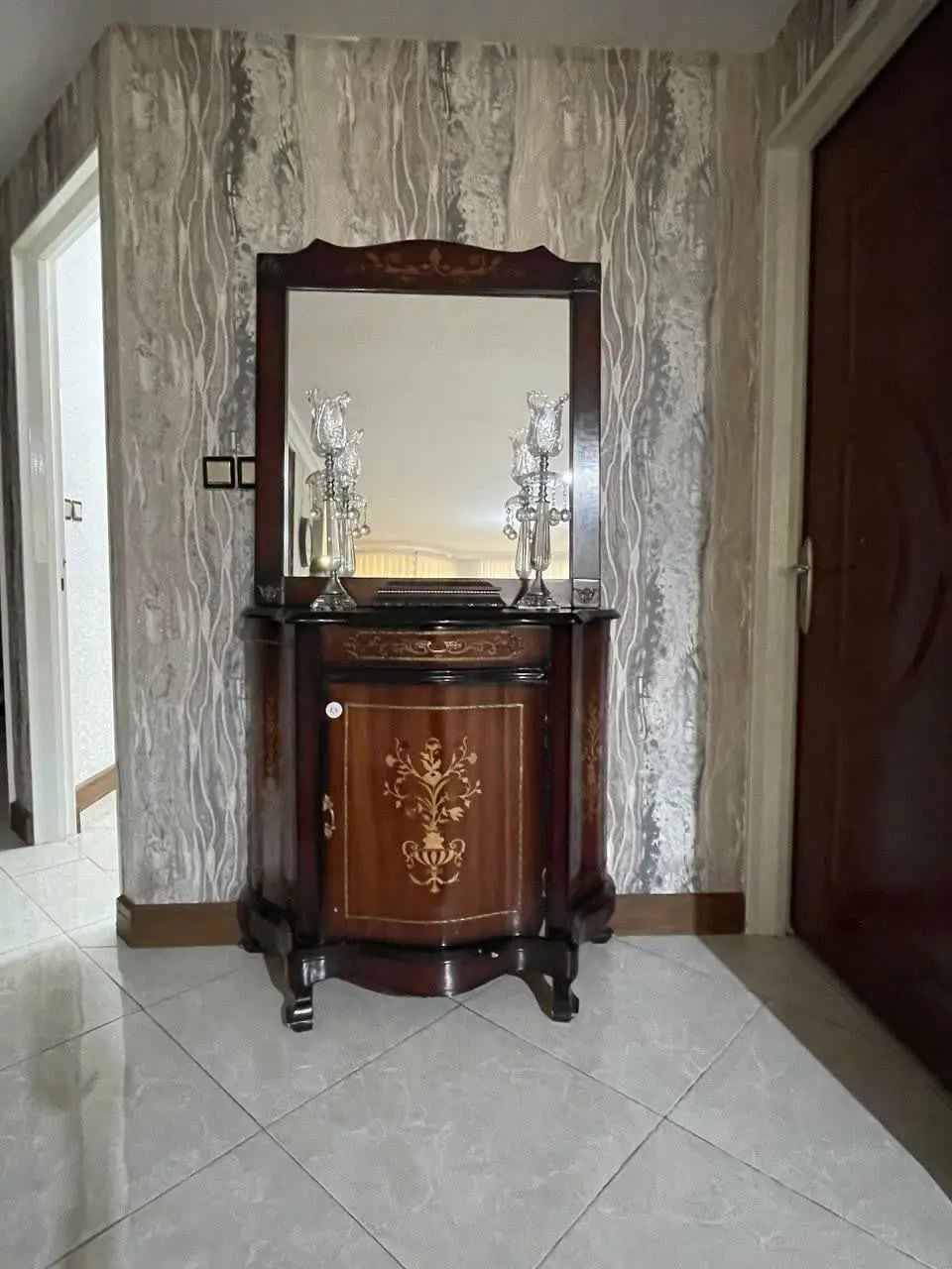 ست گنجه و اینه کنسول 
