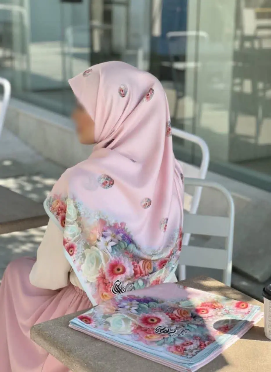 💎 روسری طرح تبسم صورتی