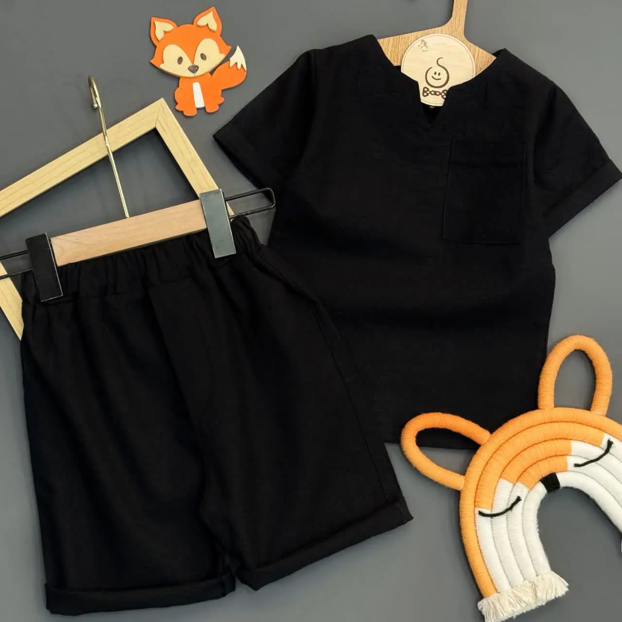 تیشرت و شلوارک
