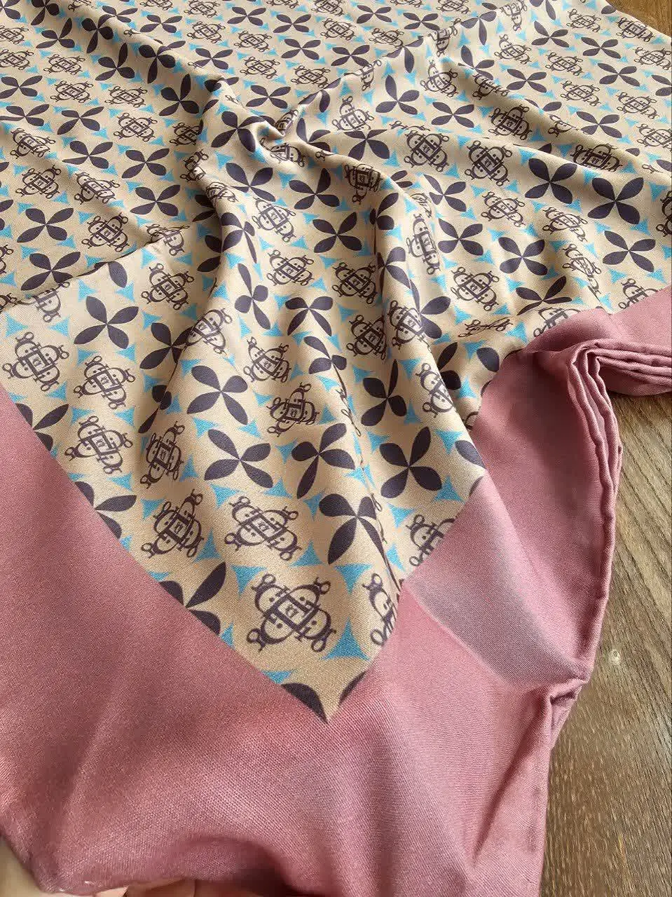 روسری نخی دور دست دوز