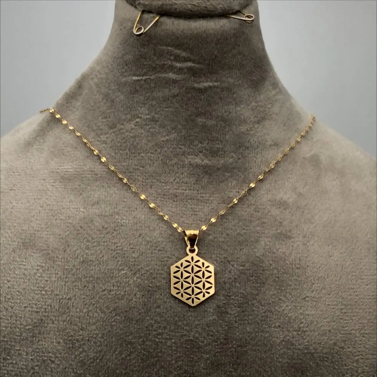 پلاک مینیمال سفارشی مدل شش ضلعی♥️
