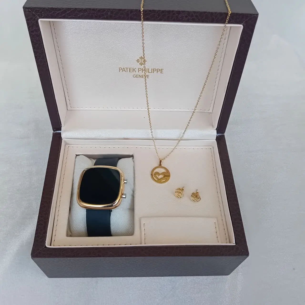 👚نام: ساعت ال ای دی مربع مش...