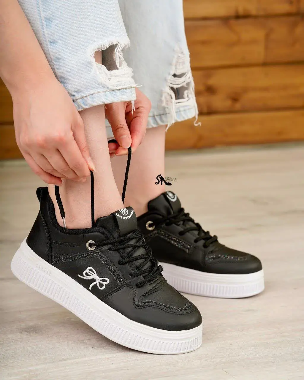 کتانی بغل پاپیون